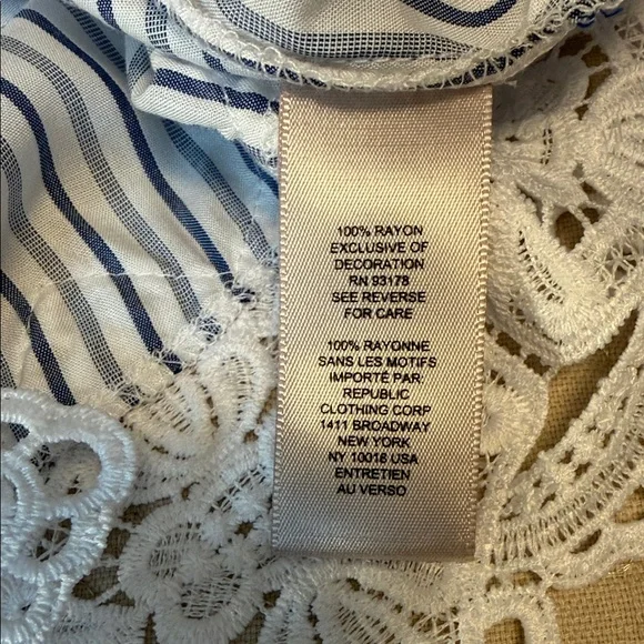 Catherine Malandrino Size 1X Cottagecore Blue and White Striped Blouse with Lace - Picture 7 of 10